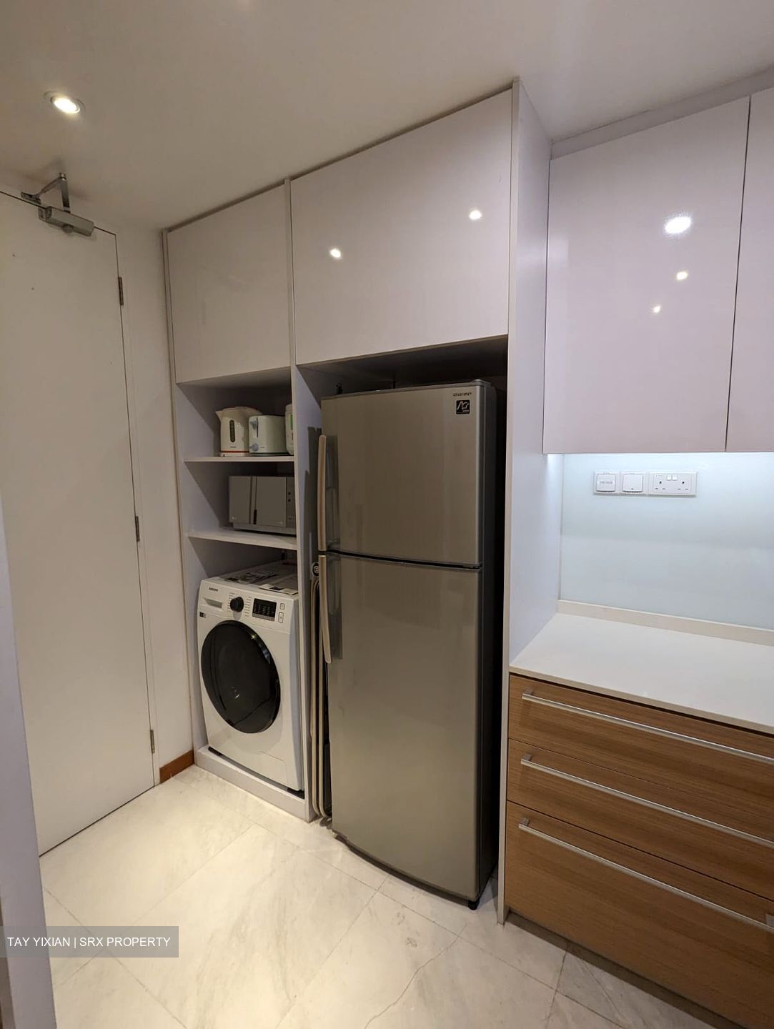 High Street Centre (D6), Apartment #457635881